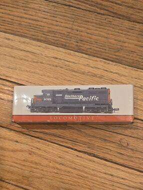 Southern Pacific Locomotive #9725 Model Train High Speed Metal Products, In Box